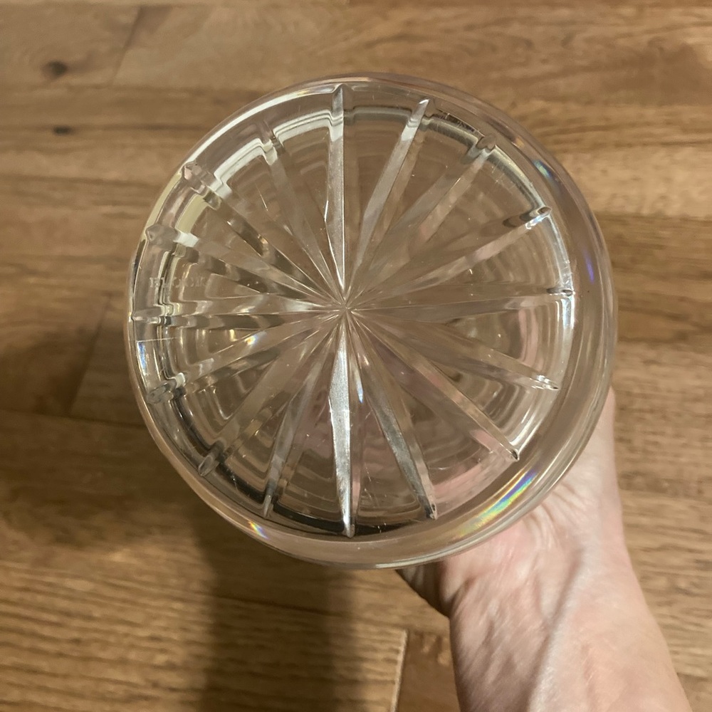 Block Cut Crystal Swirl Pattern Pitcher - Picture 7 of 8